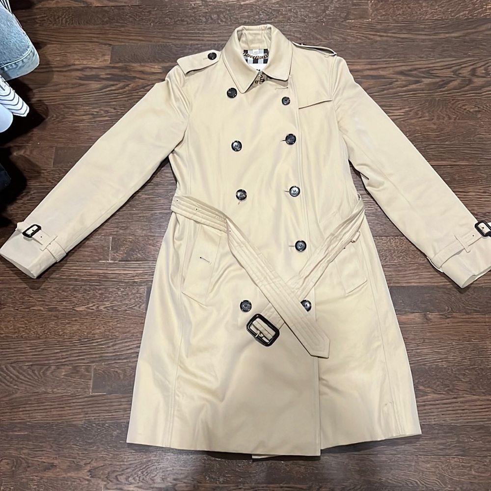 Burberry Kensington Trench Coat
